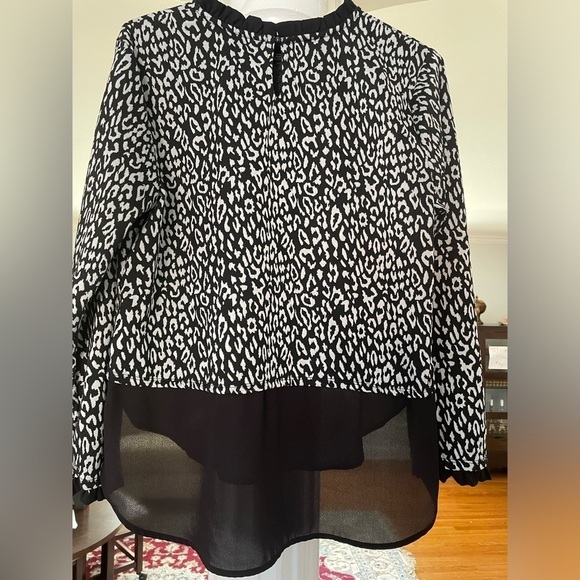 Elle women’s. Elle long sleeves black and white Leopard print size XL Blouse. - Picture 1 of 6